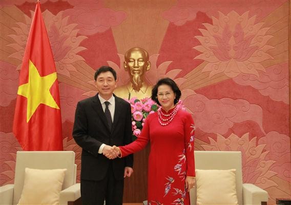 Nguyen Thi Kim Ngan reçoit les ambassadeurs sud-coréen et iranien - ảnh 1